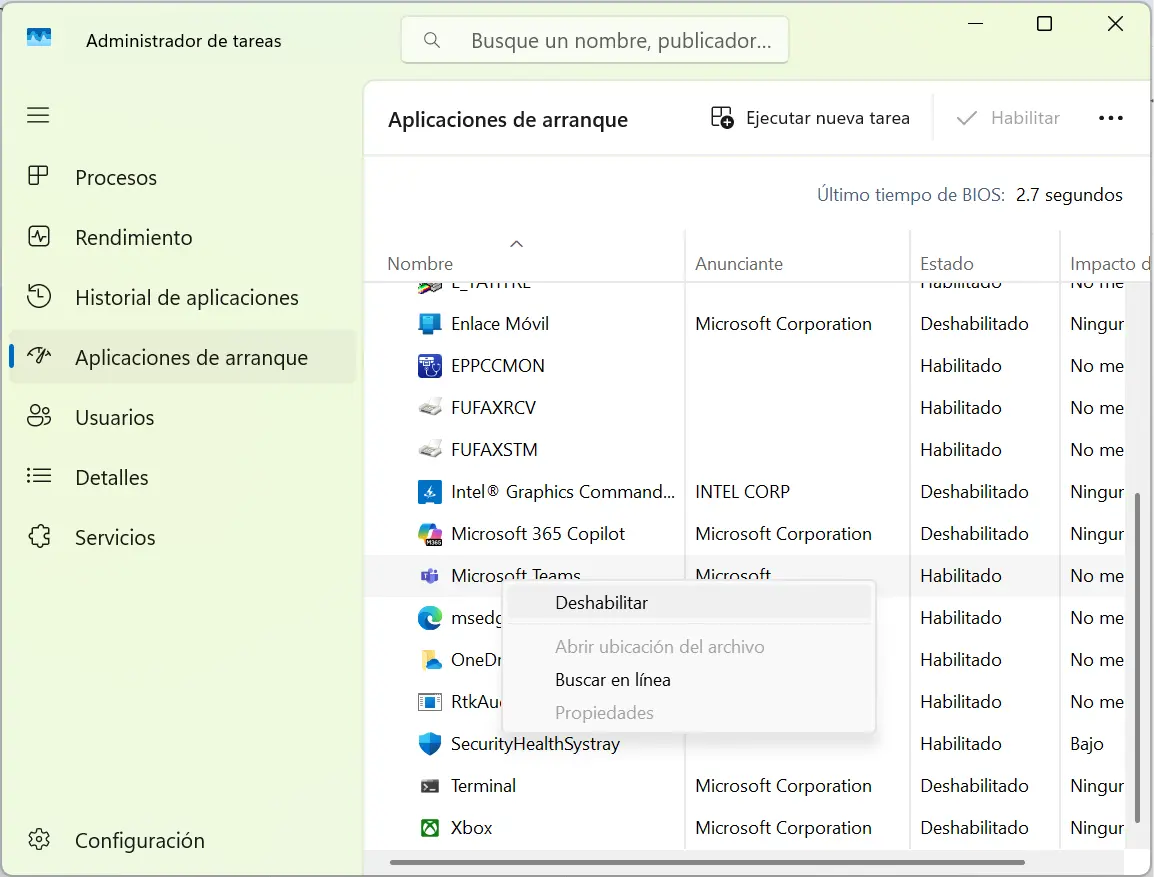 Captura de pantalla de la pestaña inicio del administrador de tareas de Windows con botón deshabilitar