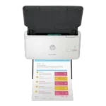 Escaner HP Scanjet Pro 2000 S2 con Alimentación de Hojas - Vista Frontal con Hoja